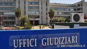 Bari, sorpresi mentre rubano cavi elettrici nell'ex palazzo di giustizia di via Nazariantz: arrestati - La Repubblica