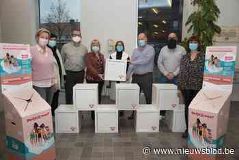 Gemeente bindt de strijd aan met menstruatie-armoede: “Elke school krijgt een kastje met producten”
