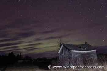 Aurora chasers blinded by the lights - Winnipeg Free Press