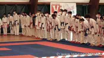 L’Accademia Karate Crotone conquista il podio regionale Juniores - Lamezia Informa