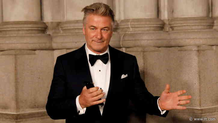 Alec Baldwin wasn’t scripted to fire gun in ‘Rust’ scene: lawsuit
