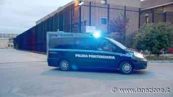 Prato, i messaggi dei detenuti scritti sui manifesti per riflettere sulle "reclusioni" - La Nazione