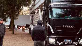 Sprint città di Natale: è arrivata al Prato la ruota panoramica - La Nazione