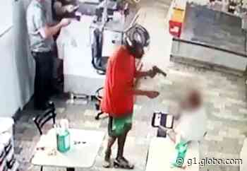 Dupla assalta padaria e ameaça cliente e funcionários em Ibitinga; vídeo - G1