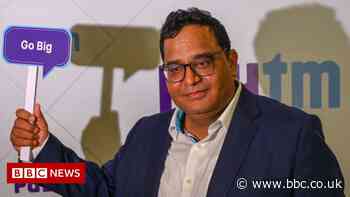 Paytm: Shares plunge in India's biggest ever market debut