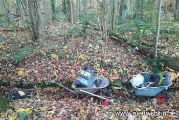 Politie wacht inbreker op in de bosjes wanneer hij zijn verstopte buit komt ophalen