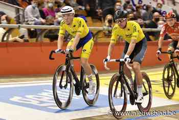 Fabio Van Den Bossche klopt Mark Cavendish: “Bloemen voor oma Annie”