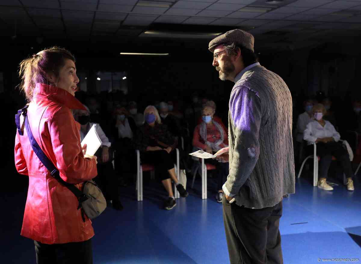 "Vous avez le droit de refuser à ce qu’on entre chez vous": les seniors au théâtre pour éviter les arnaques