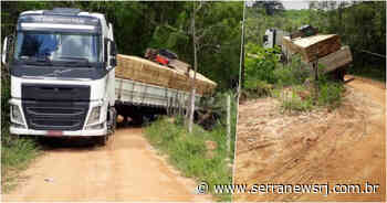 Carreta tem dificuldades para trafegar na RJ-154, entre Sapucaia e Sumidouro - Serra News