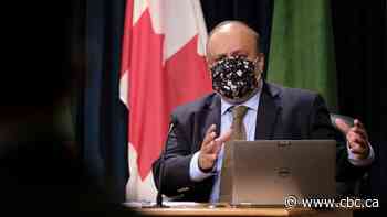 Sask.'s top doctor supports call to let unvaccinated students participate in extracurricular activities