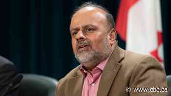 Whether 5th wave comes to Sask. hinges on reducing contacts and more vaccinations, top doc says