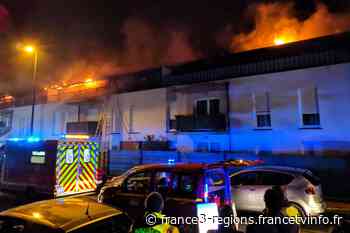 Gironde : un incendie détruit vingt logements à Carbon-Blanc - Franceinfo