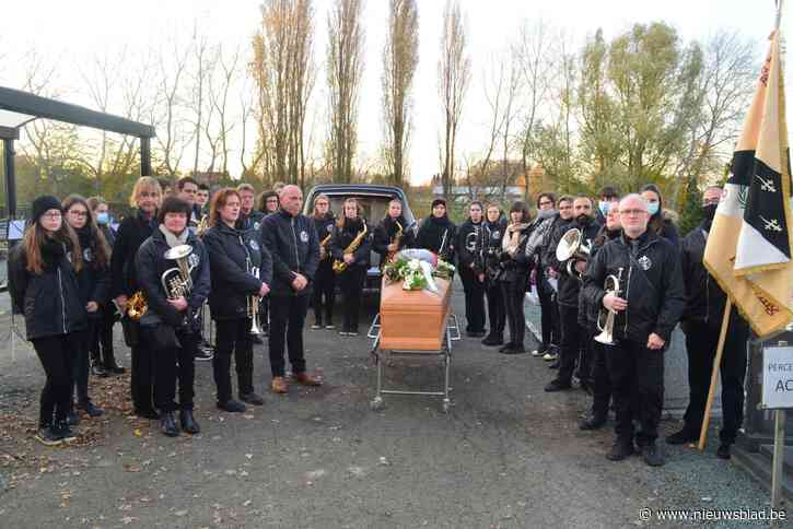 Sint-Pieters Herleving brengt eresaluut aan overleden muzikant Jean (90)