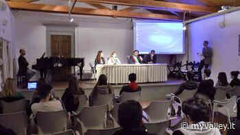 Clusone: conferite le borse di studio, premiati 15 giovani - MyValley.it