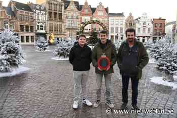 Familie realiseert immens bloemenkunstwerk op Grote Markt