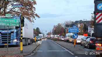 Actie politie legt verkeer in Antwerpen serieus lam - ATV