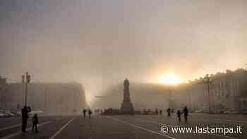 L’insolito “spettacolo” della nebbia nel centro di Cuneo - La Stampa