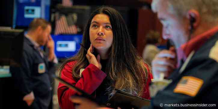 US stocks trade mixed as investors assess COVID-19 surge in Europe