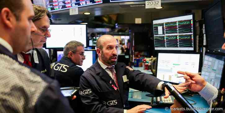 US stocks trade mixed as rising COVID-19 cases weigh on economic recovery prospects