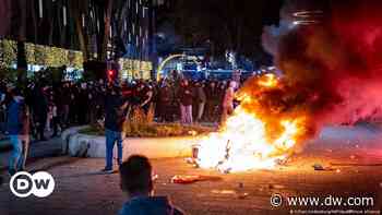 Rotterdam shaken by riots over planned coronavirus curbs | DW | 19.11.2021 - Deutsche Welle