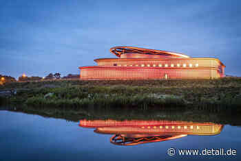 Farbenspiel mit organischen Formen: Casino in Venlo - DETAIL.de - das Architektur und Bau-Portal
