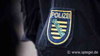 Bei Übung »hinter Regal gerutscht«: Mann findet Sprengstoff, den die Polizei Sachsen vergessen hatte - DER SPIEGEL