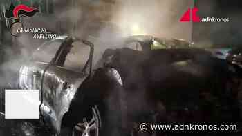 Avellino, auto in fiamme a Solofra - Adnkronos