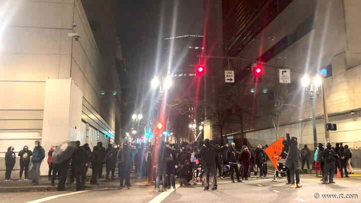 Rittenhouse protests escalate into a riot