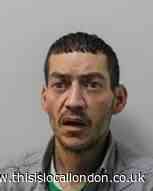 Man wanted by police flees from south London hospital