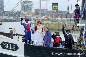 Sinterklaas meert aan in Oostende waar hij opgewacht wordt door honderden kinderen: “Alleen brave kinderen in Oostende”
