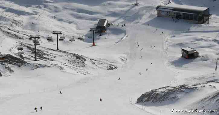 Saisonstart an Zugspitze: Mäßiger Andrang am zweiten Skitag