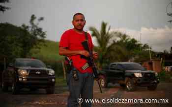 Autodefensas de Tepalcatepec dan tablazos a presunto comprador de droga - El Sol de Zamora