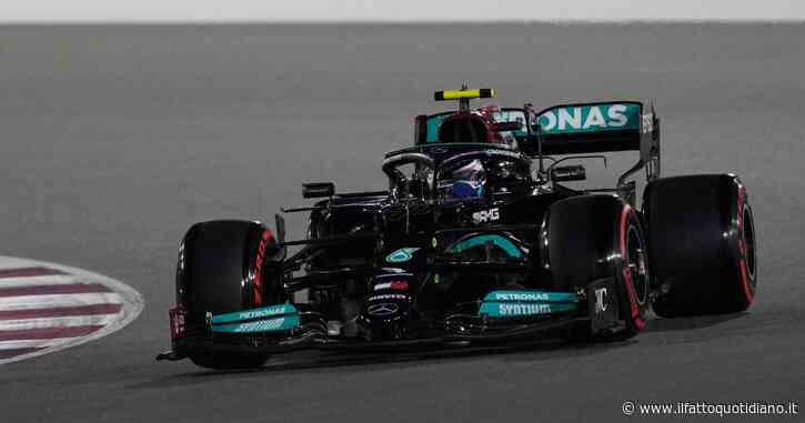 F1, in Qatar pole position per Lewis Hamilton davanti a Verstappen: testa a testa per il mondiale. Ferrari: Sainz ottavo, male Leclerc