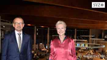 10 Jahre Ludwigslust-Parchim: Prominente Gratulanten zum Kreisgeburtstag im neuen Solitär | svz.de - svz.de