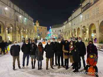 Fermo, il Natale è servito. Pista, albero e nuovi negozi: "Abbiamo molte richieste". La novità: luci anche nei quartieri - Laprovinciadifermo.com