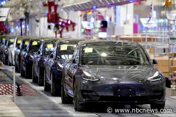 Some Tesla drivers report being locked out  during server outage