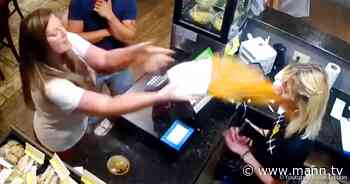 Weil ihr das Essen viel zu heiß war – Kundin kippt Verkäuferin Suppe ins Gesicht - MANN.TV