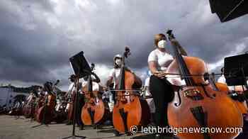 Venezuelan musicians set world's largest orchestra record - Lethbridge News Now