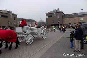 Sinterklaas trekt opnieuw door de woonwijken (Vosselaar) - Gazet van Antwerpen Mobile - Gazet van Antwerpen
