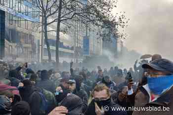 35.000 betogers verzamelen in Brussel tegen coronapas: sfeer grimmiger, waterkanon en traangas ingezet