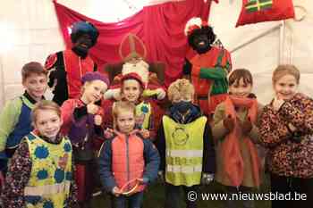 Sinterklaas bezoekt dubbelgebuurte Eyndoven-Locht