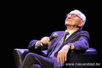 ‘Ome Cas’ wordt zelf eens geïnterviewd in zijn Honderduit: “Ik wens Maite evenveel plezier toe”