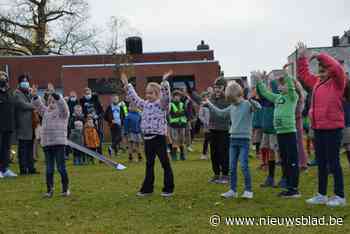 Dorpspark geopend met plant- en dansfeest