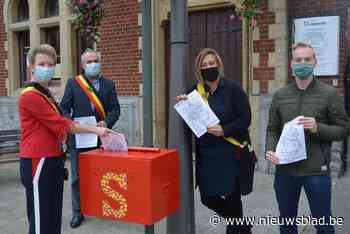 Maak tekening voor Sinterklaas en doe ze op de bus