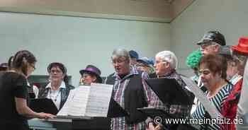 Zelter-Plakette: Für 100 Jahre Frohsinn ausgezeichnet - HÜffler/Essingen - Rheinpfalz.de