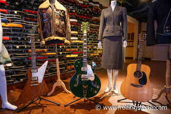 Guitars Played by U2’s the Edge, David Gilmour, Amy Winehouse Sell Big at Auction