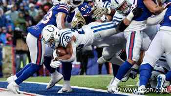 Week 11 takeaways, big questions: Taylor's huge day, upsets for Packers and Titans, more