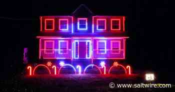 Christmas music for the eyes: Light show stops traffic in Fall River - SaltWire Network