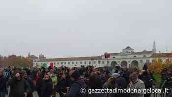 Modena. La sfida dei “no green pass” «La Resistenza siamo noi» - La Gazzetta di Modena