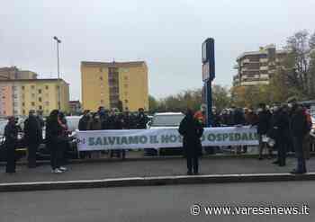 Il centrosinistra di Gallarate in presidio per il Sant'Antonio Abate: "Salviamo l'ospedale" - varesenews.it